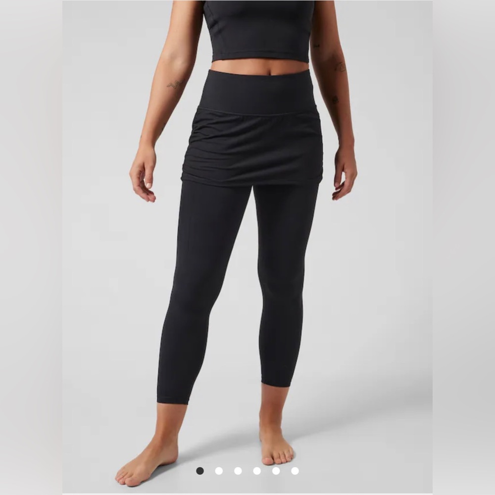 ATHLETA Elation 2 in 1 7/8 leggings Small